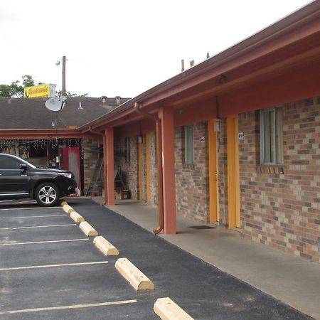 Sportsman'S Motel Eagle Lake Bagian luar foto