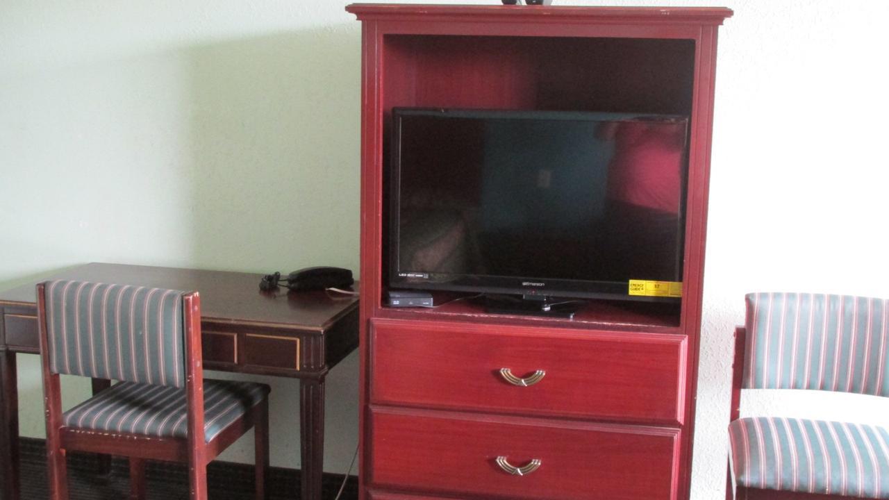 Sportsman'S Motel Eagle Lake Bagian luar foto
